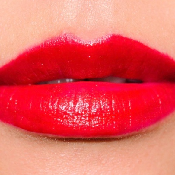 Too Faced "Melted Ruby" liquid lipstick - Picture 3 of 6